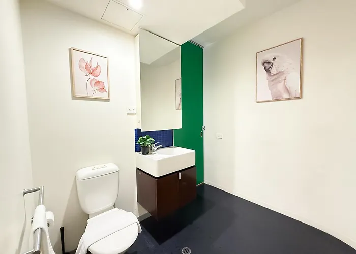 Deluxe Two-Bedroom Apartment